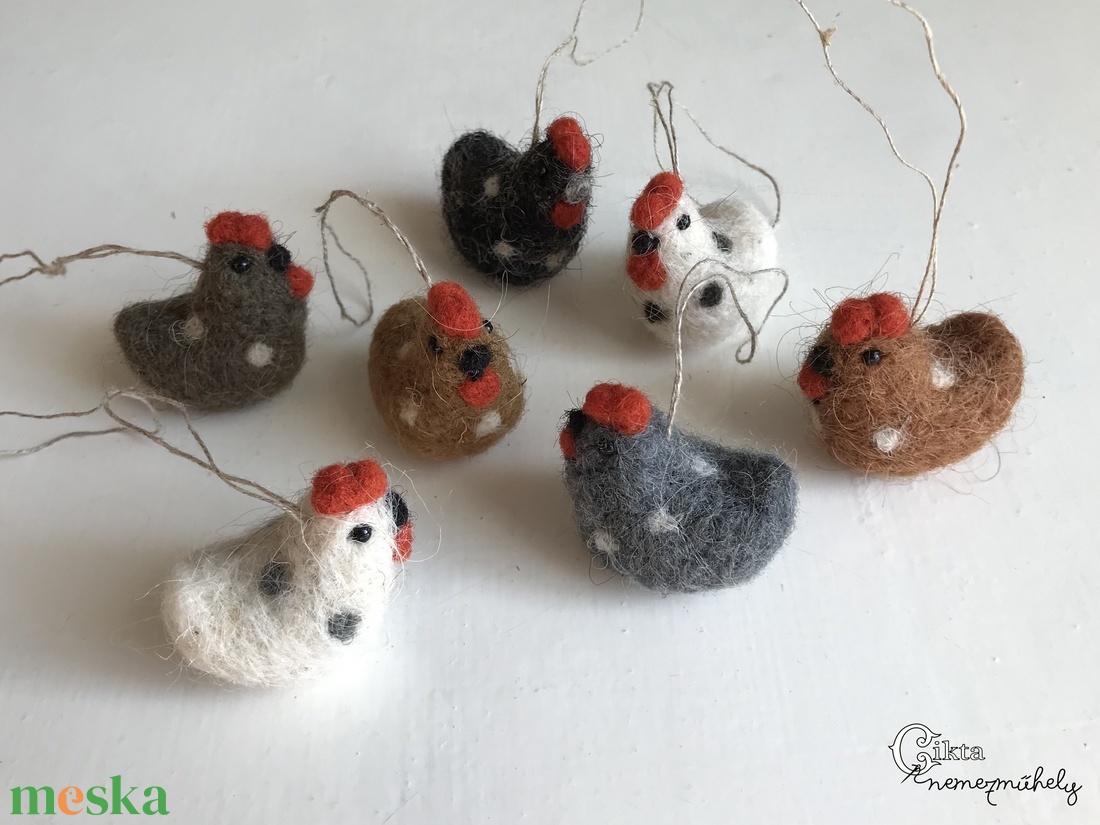 Tűnemezelt mini tyúk többféle színben - aranyos karácsonyfa dísz - karácsony - karácsonyi lakásdekoráció - karácsonyfadíszek - Meska.hu Tűnemezelt mini tyúk többféle színben - aranyos karácsonyfa dísz - karácsony - karácsonyi lakásdekoráció - karácsonyfadíszek - Meska.hu