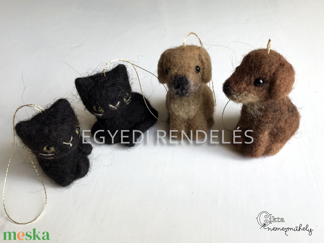 Egyedi rendelés - tűnemezelt macskás és kutyás karácsonyfadíszek - karácsony - karácsonyi lakásdekoráció - karácsonyfadíszek - Meska.hu