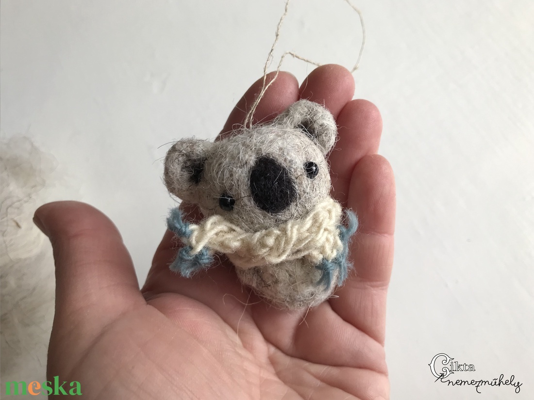 Tűnemezelt koala karácsonyfadísz - karácsony - karácsonyi lakásdekoráció - karácsonyfadíszek - Meska.hu