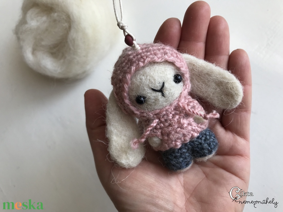Egyedi rendelés - 2 db nemez nyuszi - játék & sport - plüssállat & játékfigura - nyuszi - Meska.hu