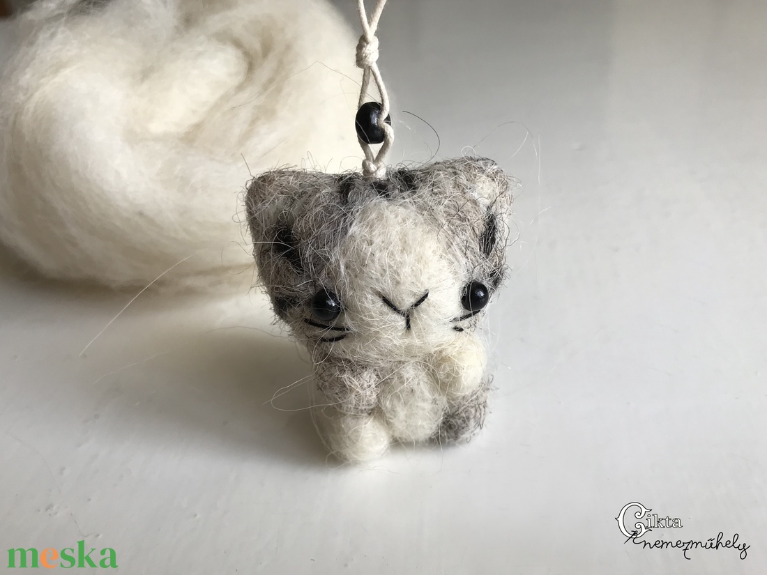 Tűnemezelt aranyos cica - játék & sport - plüssállat & játékfigura - cica - Meska.hu