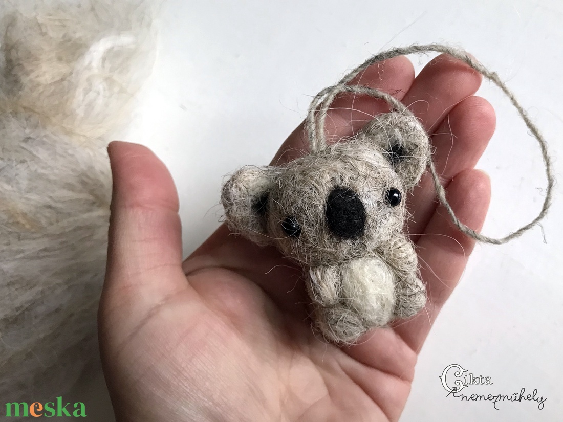 Tűnemezelt aranyos koala - karácsony - karácsonyi lakásdekoráció - karácsonyfadíszek - Meska.hu