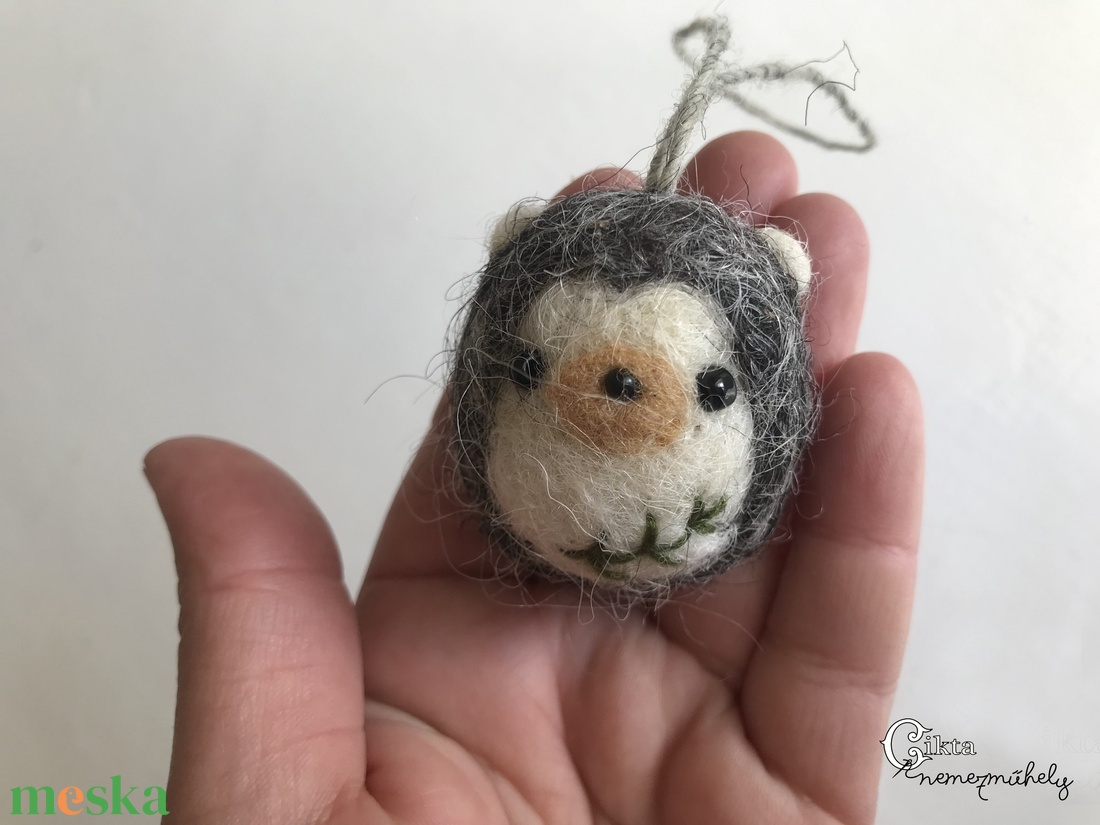 Tűnemezelt aranyos süni karácsonyfadísz - játék & sport - plüssállat & játékfigura - süni - Meska.hu