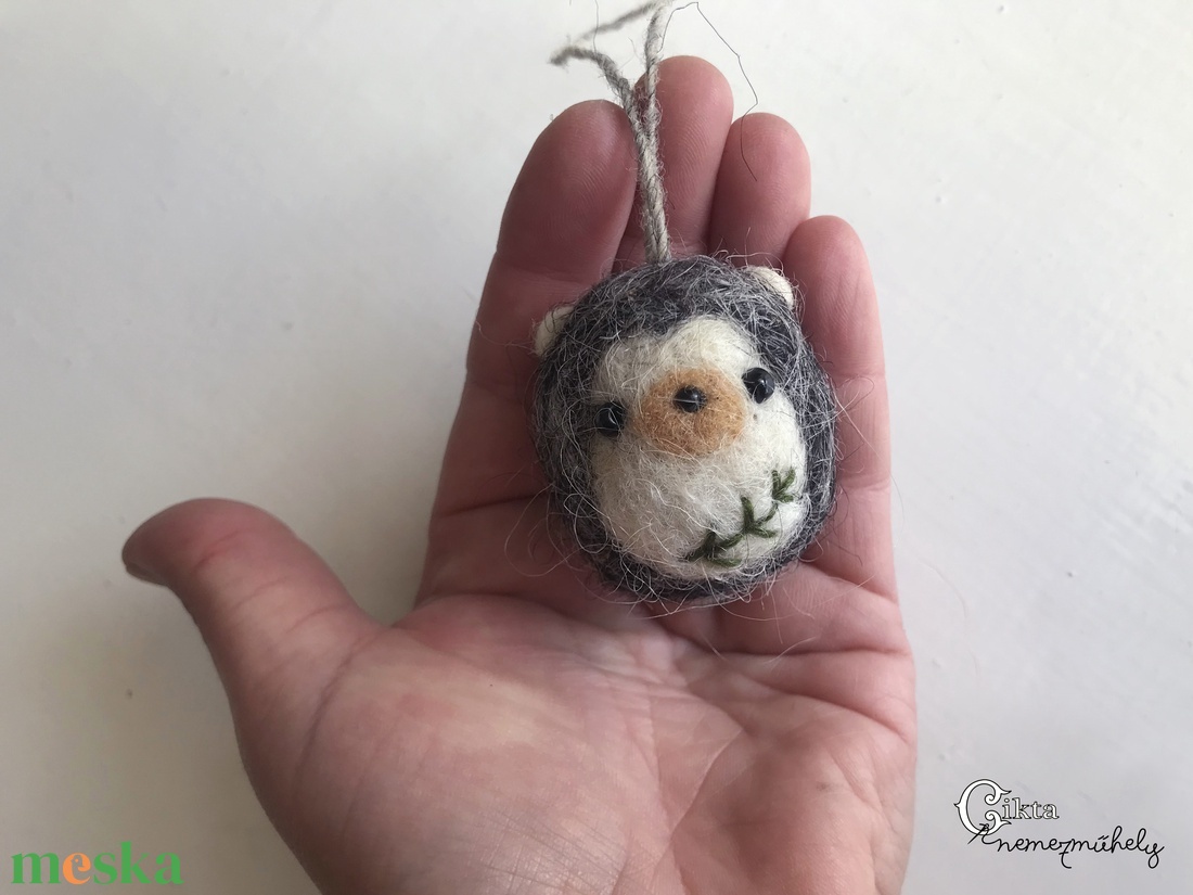 Tűnemezelt aranyos süni karácsonyfadísz - játék & sport - plüssállat & játékfigura - süni - Meska.hu