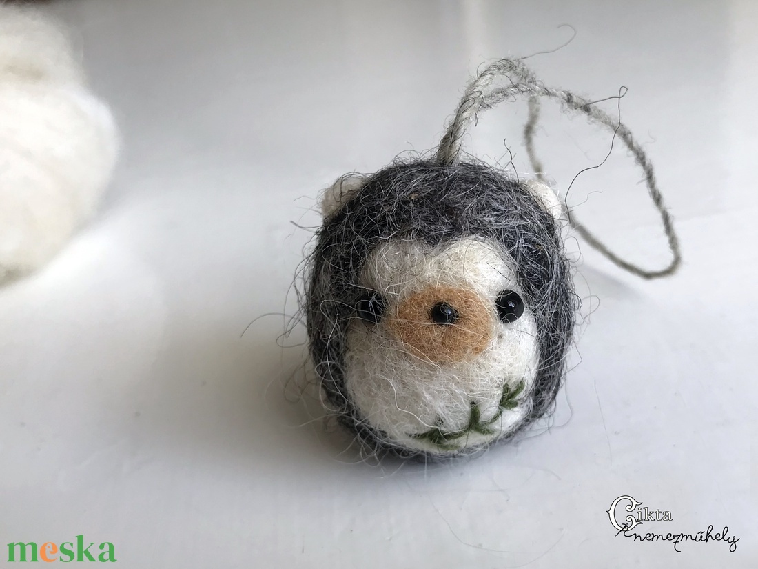 Tűnemezelt aranyos süni karácsonyfadísz - játék & sport - plüssállat & játékfigura - süni - Meska.hu