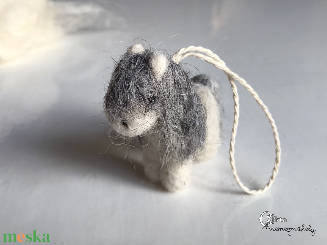 Tűnemezelt aranyos póni/lovacska karácsonyfadísz - játék & sport - plüssállat & játékfigura - ló - Meska.hu