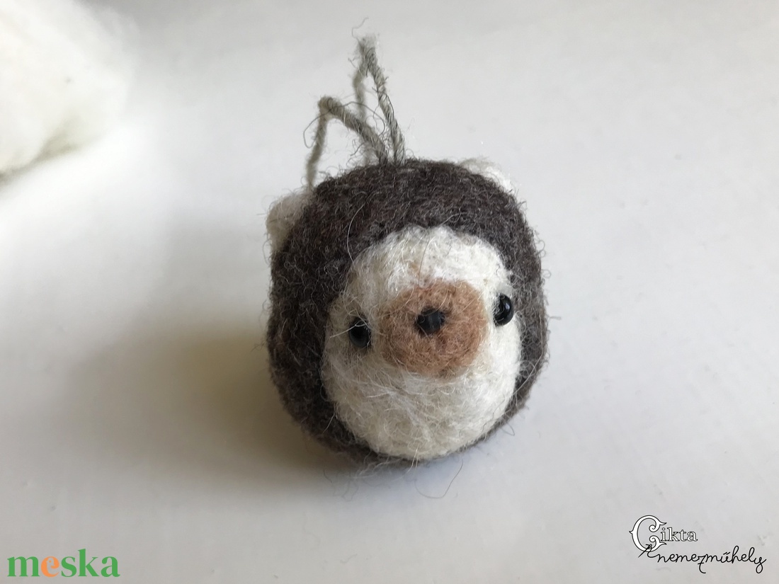 Tűnemezelt aranyos süni karácsonyfadísz - játék & sport - plüssállat & játékfigura - süni - Meska.hu