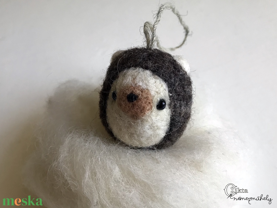 Tűnemezelt aranyos süni karácsonyfadísz - játék & sport - plüssállat & játékfigura - süni - Meska.hu