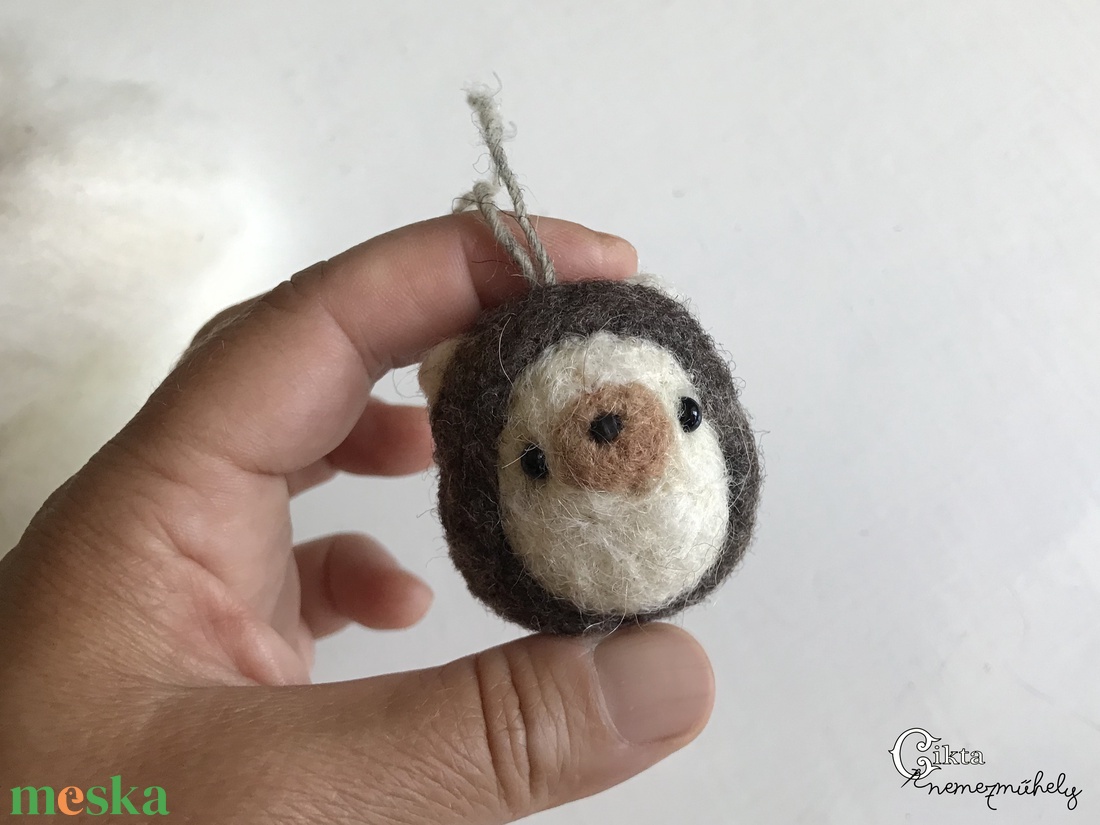 Tűnemezelt aranyos süni karácsonyfadísz - játék & sport - plüssállat & játékfigura - süni - Meska.hu