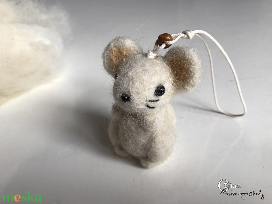 Tűnemezelt fehér kisegér - játék & sport - plüssállat & játékfigura - egér - Meska.hu