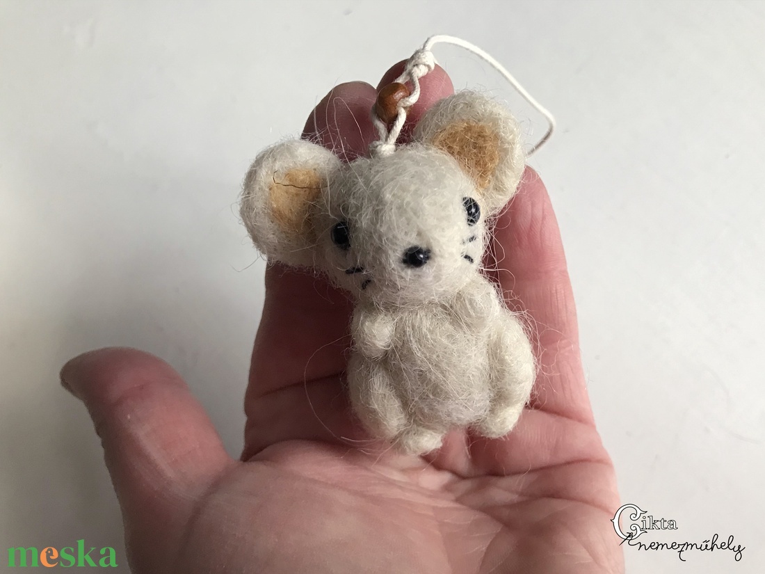 Tűnemezelt fehér kisegér - játék & sport - plüssállat & játékfigura - egér - Meska.hu