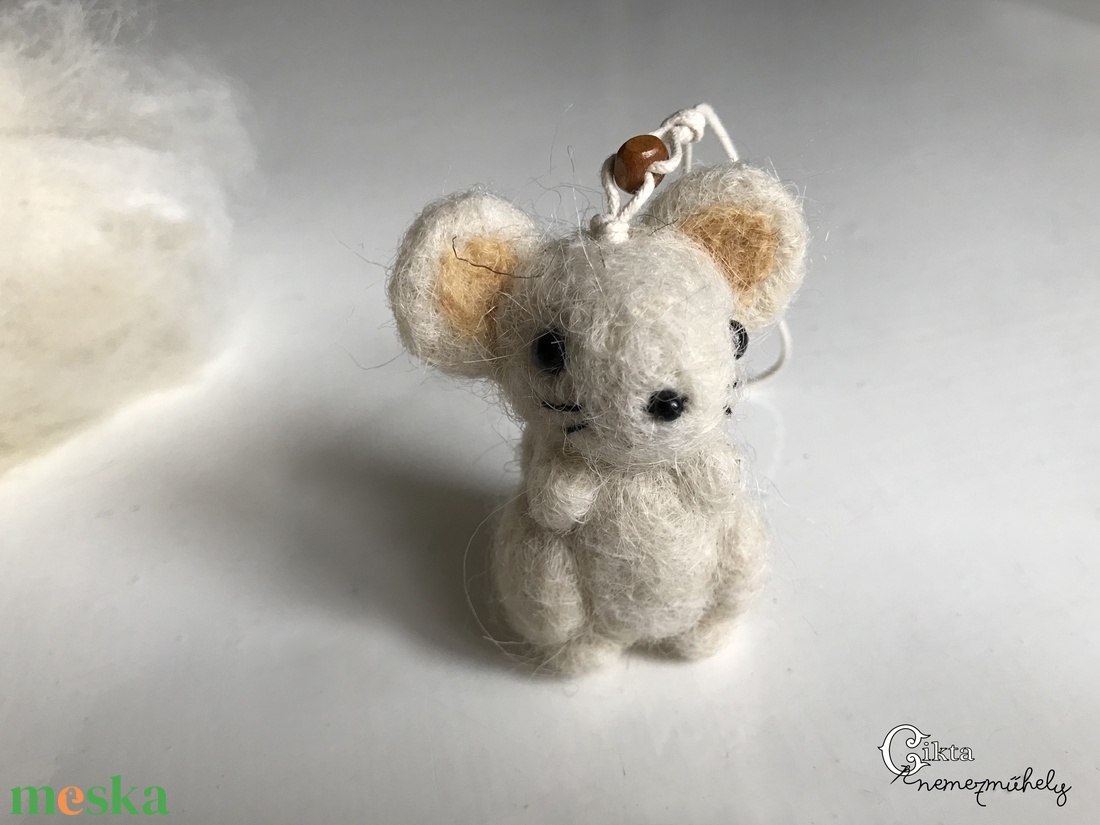 Tűnemezelt fehér kisegér - játék & sport - plüssállat & játékfigura - egér - Meska.hu