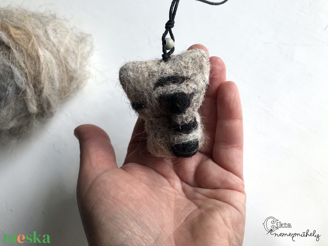 Tűnemezelt szürke cica - játék & sport - plüssállat & játékfigura - cica - Meska.hu