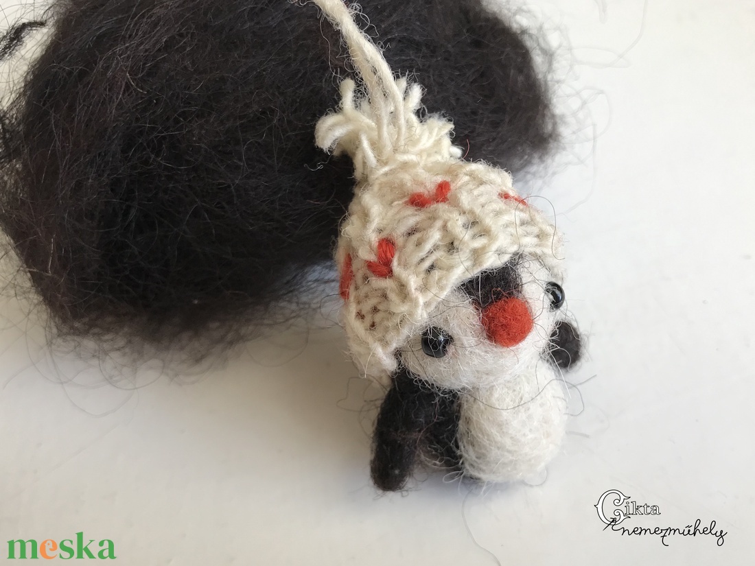 Tűnemezelt aranyos pingvin kötött sapkában  - játék & sport - plüssállat & játékfigura - pingvin - Meska.hu