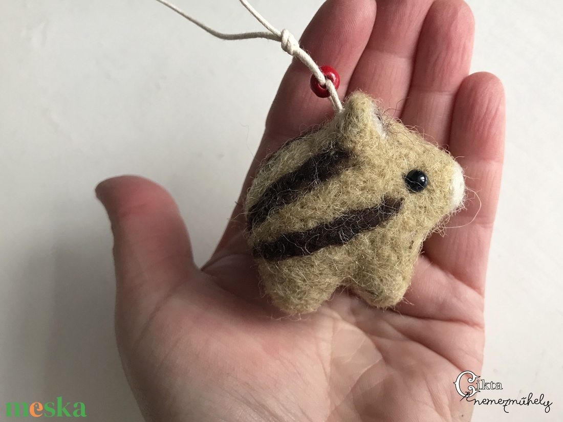 Tűnemezelt aranyos vadmalac - játék & sport - plüssállat & játékfigura - malac - Meska.hu