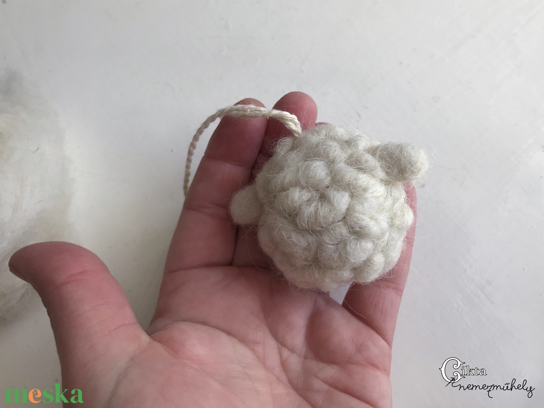 Tűnemezelt aranyos bárány - játék & sport - plüssállat & játékfigura - plüss bárány - Meska.hu