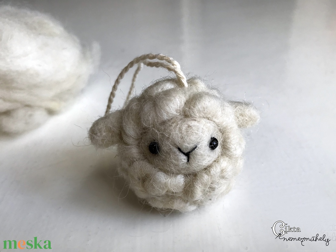 Tűnemezelt aranyos bárány - játék & sport - plüssállat & játékfigura - plüss bárány - Meska.hu