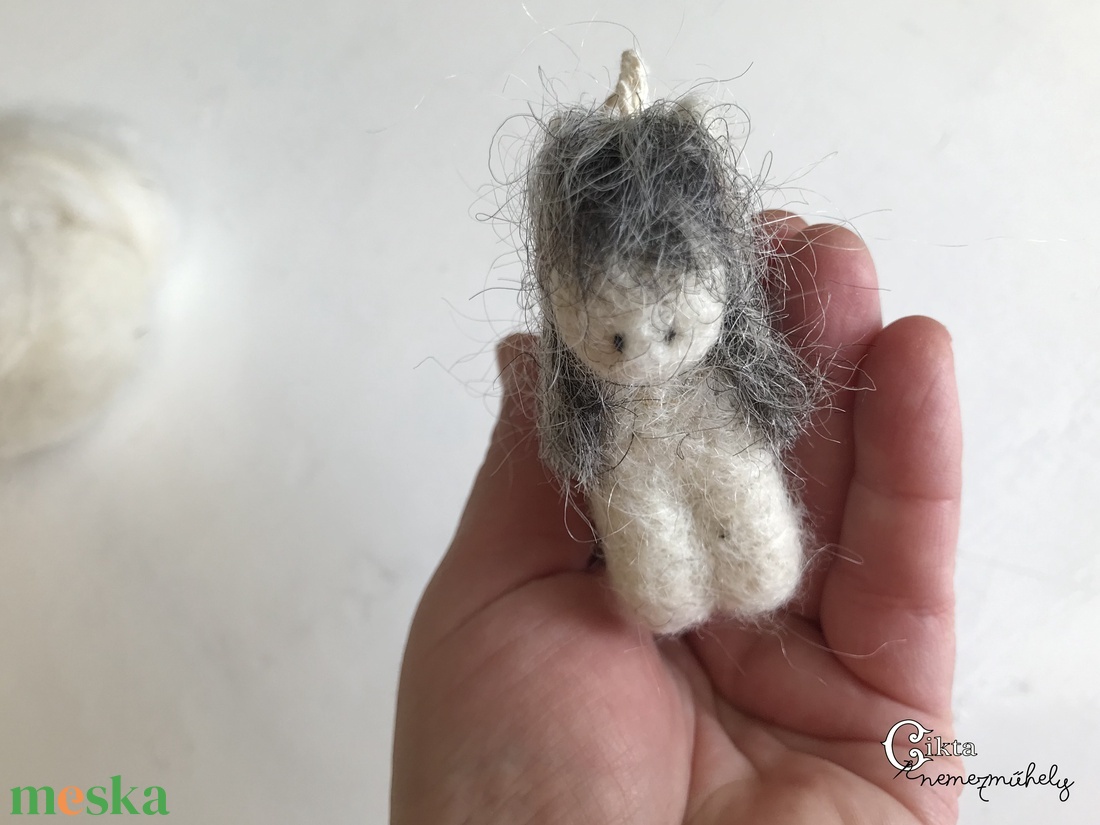 Tűnemezelt aranyos póni/lovacska - játék & sport - plüssállat & játékfigura - ló - Meska.hu