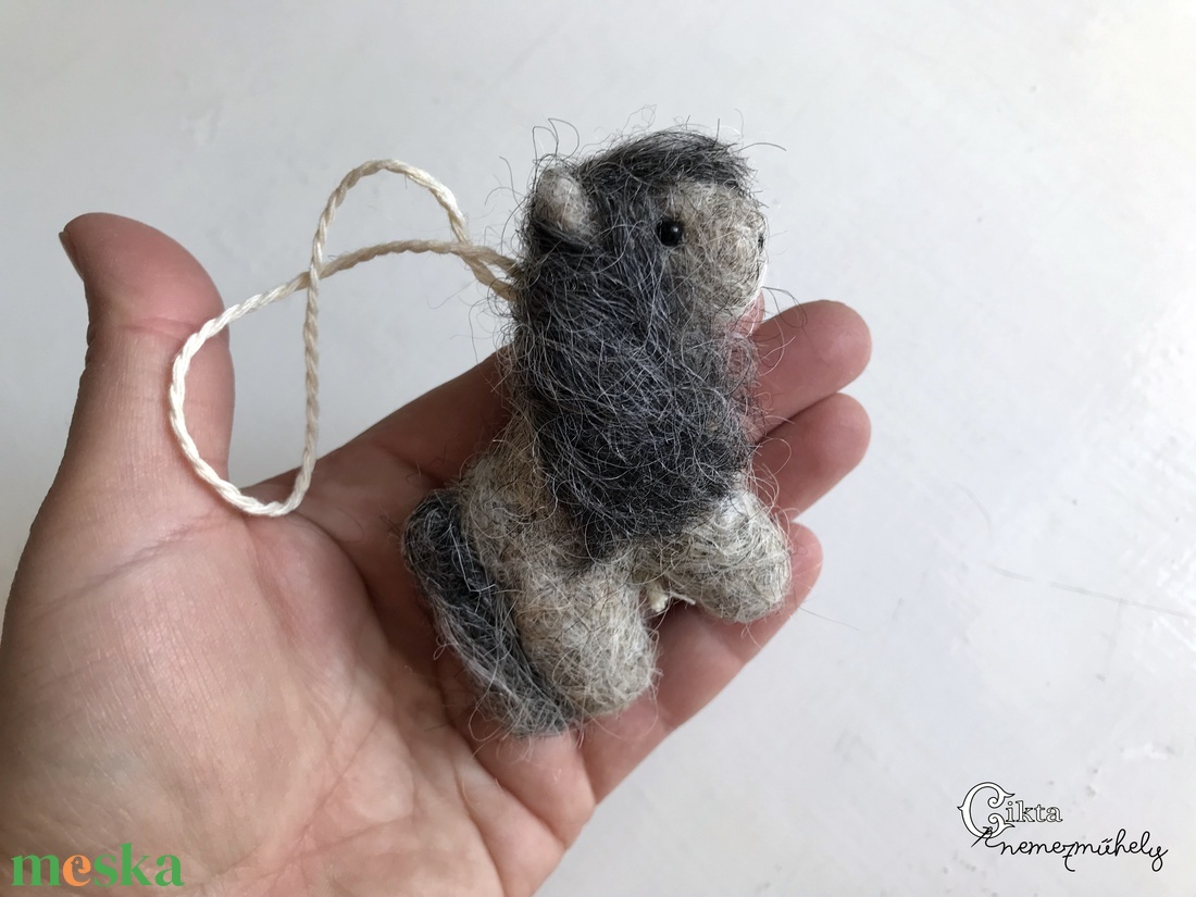 Tűnemezelt szürke póni/lovacska - játék & sport - plüssállat & játékfigura - ló - Meska.hu