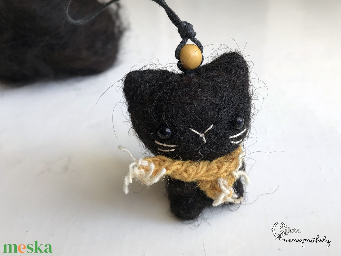 Tűnemezelt aranyos fekete macska - otthon & életmód - dekoráció - halloween - halloweeni figurák - Meska.hu