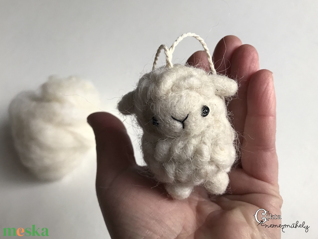 Tűnemezelt bárány cikta gyapjúból, aranyos húsvéti dekoráció - játék & sport - plüssállat & játékfigura - plüss bárány - Meska.hu