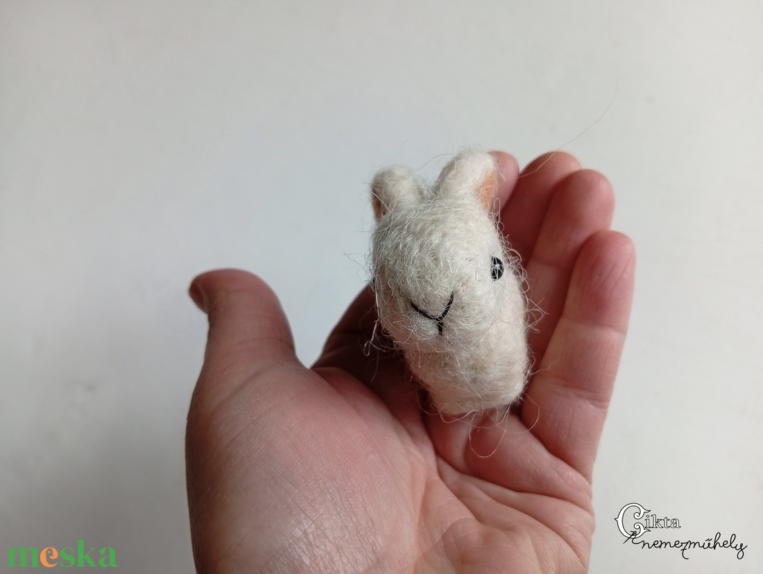 Tűnemezelt fehér nyuszi - aranyos húsvéti dísz - játék & sport - plüssállat & játékfigura - nyuszi - Meska.hu