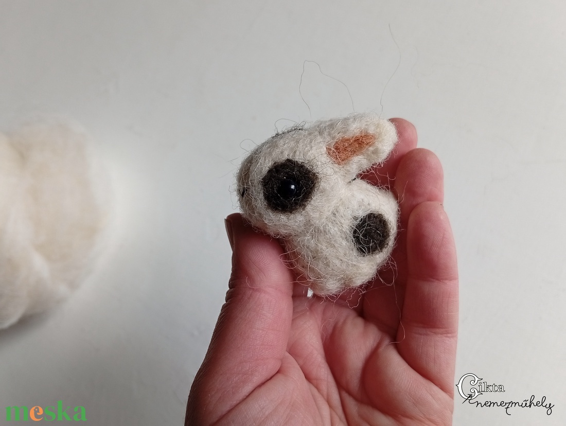 Tűnemezelt foltos nyuszi - aranyos húsvéti dísz - játék & sport - plüssállat & játékfigura - nyuszi - Meska.hu