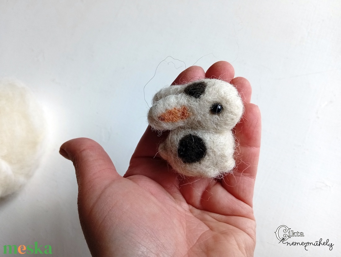 Tűnemezelt foltos nyuszi - aranyos húsvéti dísz - játék & sport - plüssállat & játékfigura - nyuszi - Meska.hu