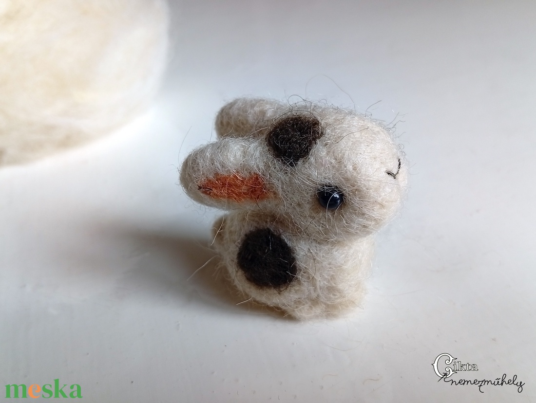 Tűnemezelt foltos nyuszi - aranyos húsvéti dísz - játék & sport - plüssállat & játékfigura - nyuszi - Meska.hu