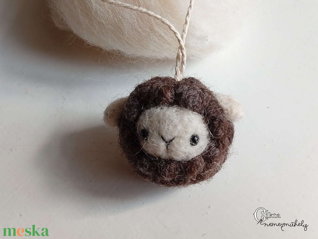 Tűnemezelt aranyos bárány - játék & sport - plüssállat & játékfigura - plüss bárány - Meska.hu