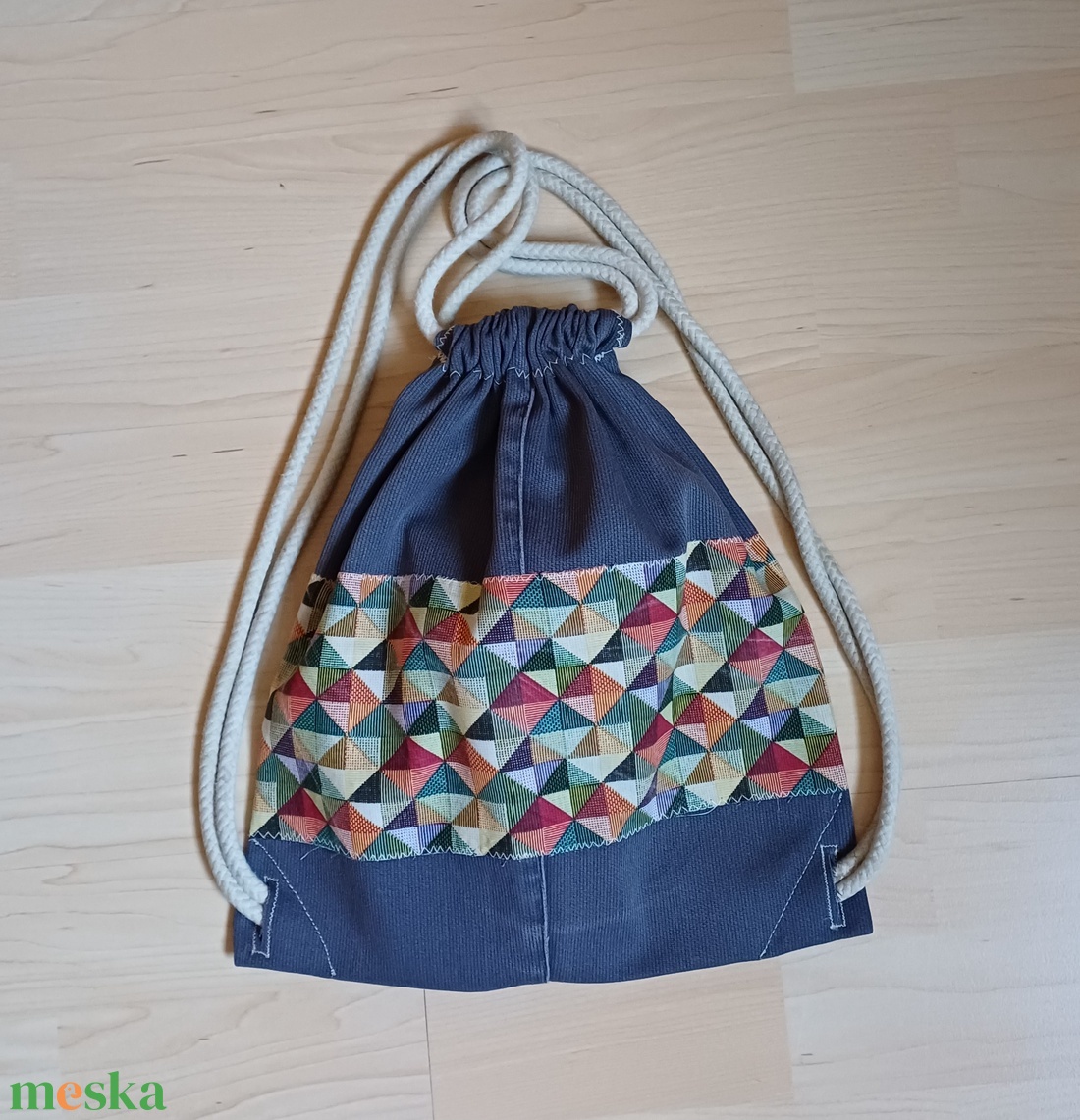 Tornazsák / oviszsák, újrahasznosított textilekből - többféle színösszeállításban, egyedi motívummal - játék & sport - ovis felszerelés - ovis tornazsák - Meska.hu
