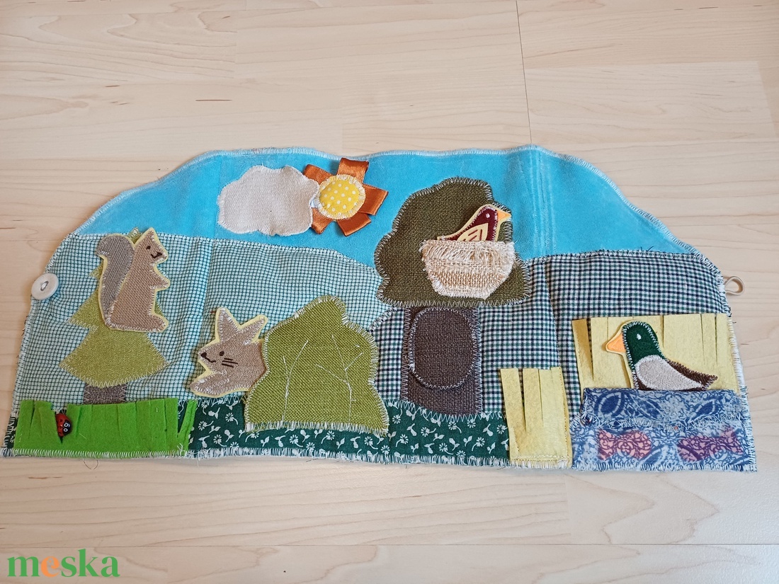 Textilkönyv újrahasznosított textilekből - erdő és házikó - baba - mama - baba játékok - textilkönyv & babakönyv - Meska.hu