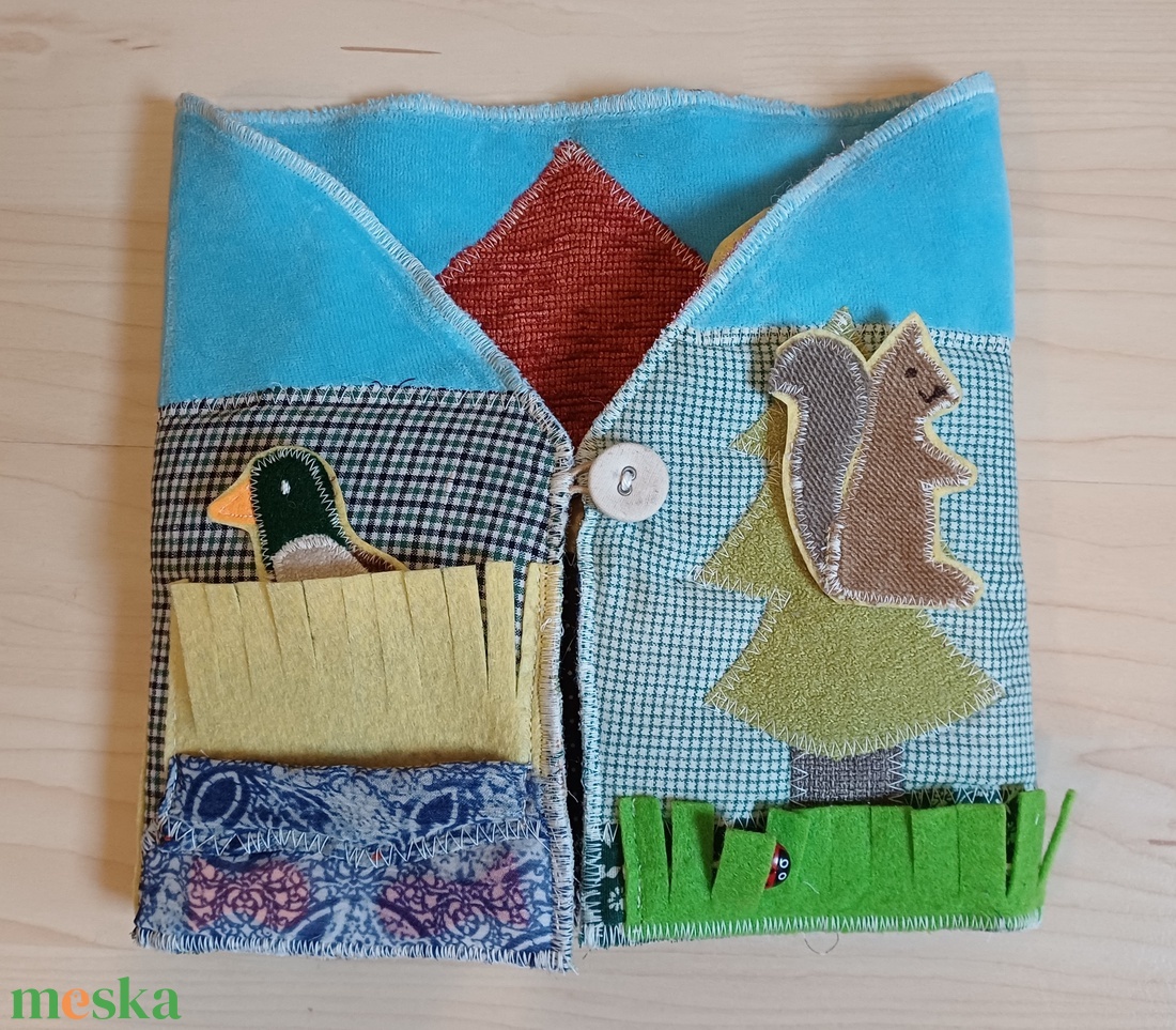 Textilkönyv újrahasznosított textilekből - erdő és házikó - baba - mama - baba játékok - textilkönyv & babakönyv - Meska.hu
