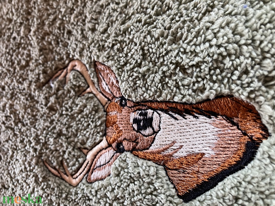 Vadászos hímzett törölköző - otthon & életmód - fürdőszoba - törölköző - Meska.hu