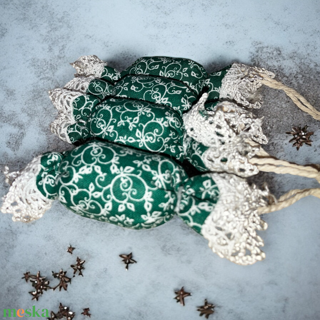 Textil szaloncukor  - karácsony - adventi díszek - adventi gyertyadíszek és koszorúdíszek - Meska.hu