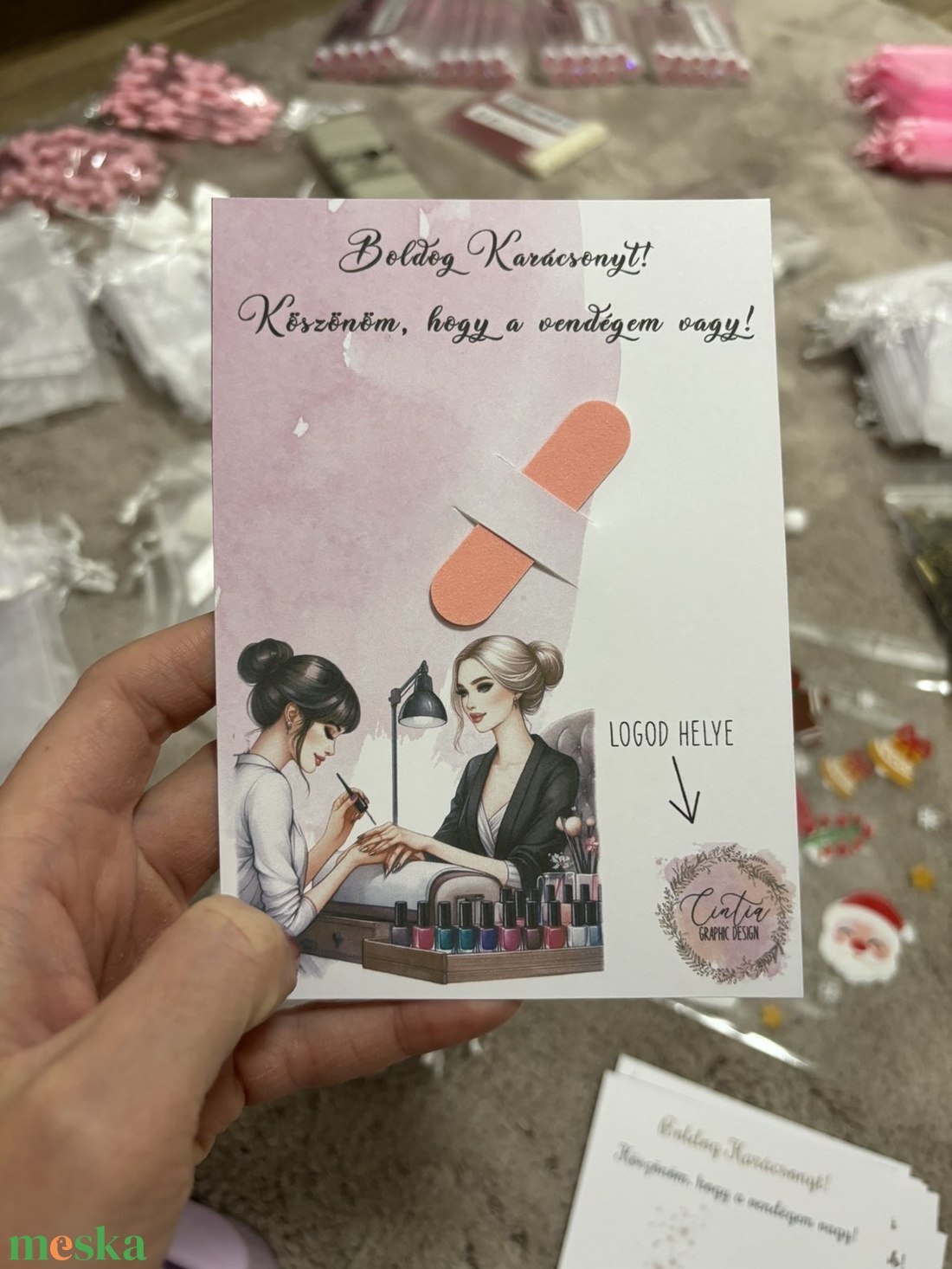Vendégajándék - műkörmösöknek körömreszelővel - karácsony - karácsonyi ajándékozás - karácsonyi képeslap, üdvözlőlap, ajándékkísérő - Meska.hu Vendégajándék - műkörmösöknek körömreszelővel - karácsony - karácsonyi ajándékozás - karácsonyi képeslap, üdvözlőlap, ajándékkísérő - Meska.hu