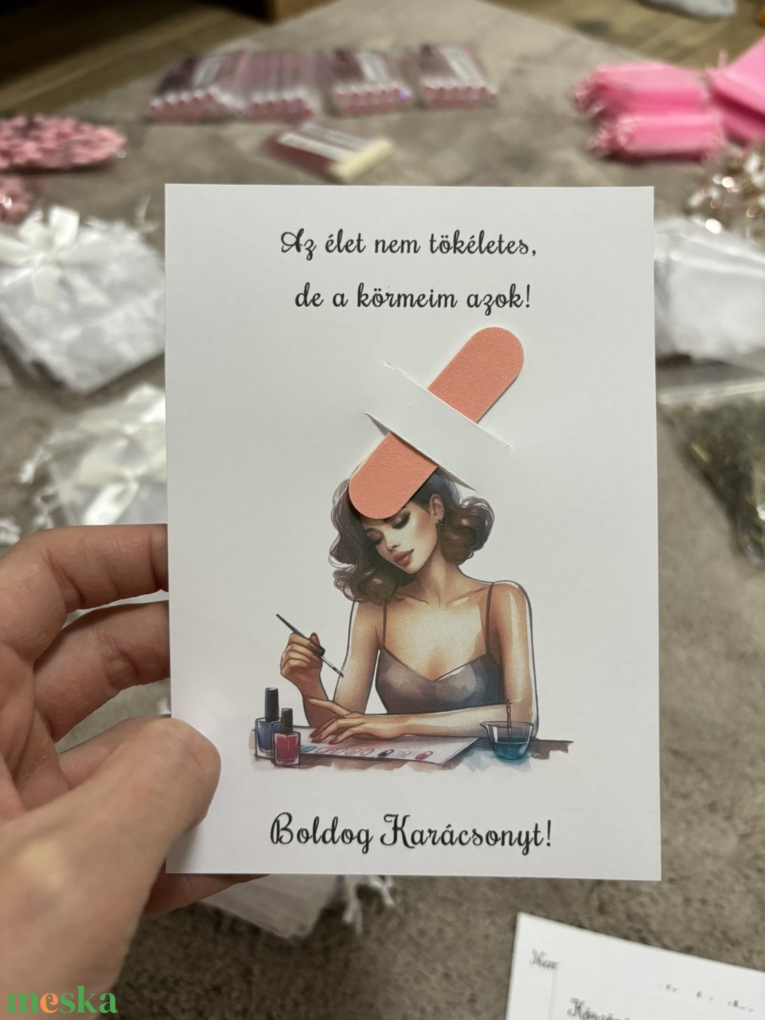 Vendégajándék - műkörmösöknek körömreszelővel - karácsony - karácsonyi ajándékozás - karácsonyi képeslap, üdvözlőlap, ajándékkísérő - Meska.hu Vendégajándék - műkörmösöknek körömreszelővel - karácsony - karácsonyi ajándékozás - karácsonyi képeslap, üdvözlőlap, ajándékkísérő - Meska.hu