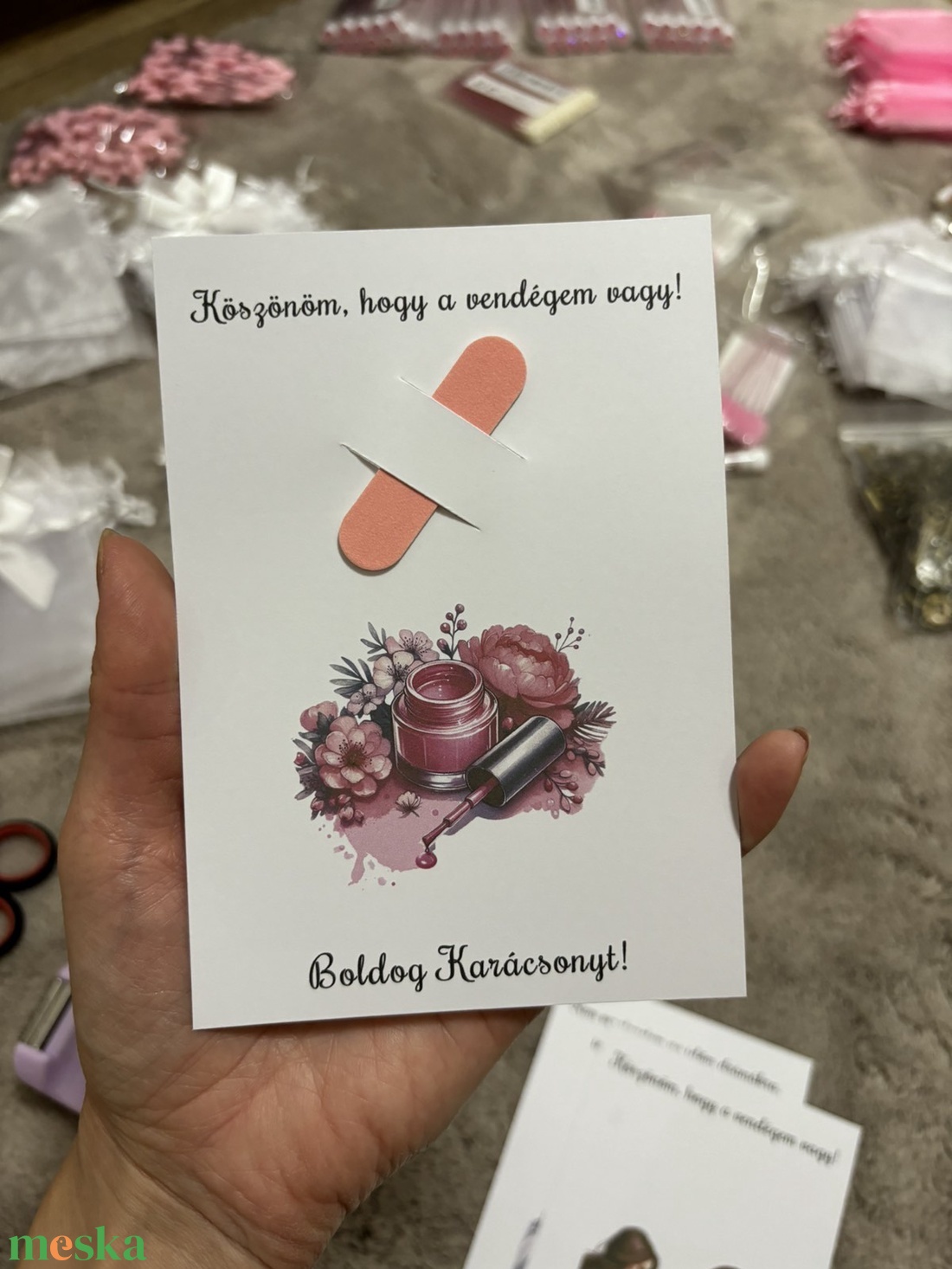 Vendégajándék - műkörmösöknek körömreszelővel - karácsony - karácsonyi ajándékozás - karácsonyi képeslap, üdvözlőlap, ajándékkísérő - Meska.hu Vendégajándék - műkörmösöknek körömreszelővel - karácsony - karácsonyi ajándékozás - karácsonyi képeslap, üdvözlőlap, ajándékkísérő - Meska.hu