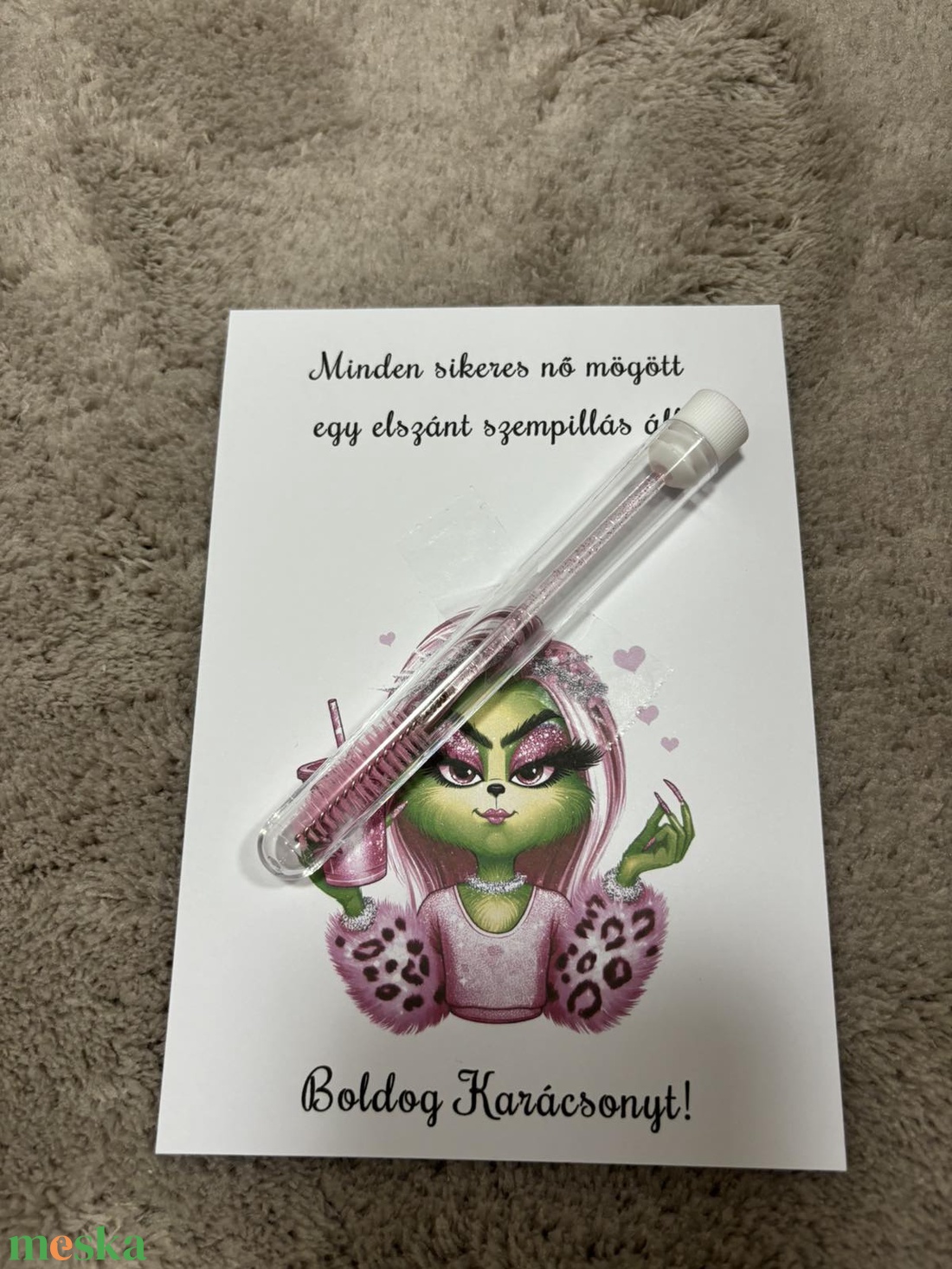 Vendégajándék - karácsonyi grincs - szempillakifésülő kefével - karácsony - karácsonyi ajándékozás - karácsonyi képeslap, üdvözlőlap, ajándékkísérő - Meska.hu Vendégajándék - karácsonyi grincs - szempillakifésülő kefével - karácsony - karácsonyi ajándékozás - karácsonyi képeslap, üdvözlőlap, ajándékkísérő - Meska.hu