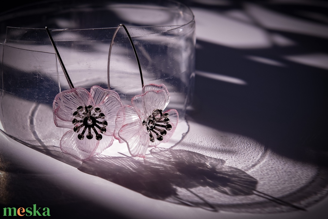 Pipacs fülbevaló - kicsi és áttetsző - ékszer - fülbevaló - lógó fülbevaló - Meska.hu