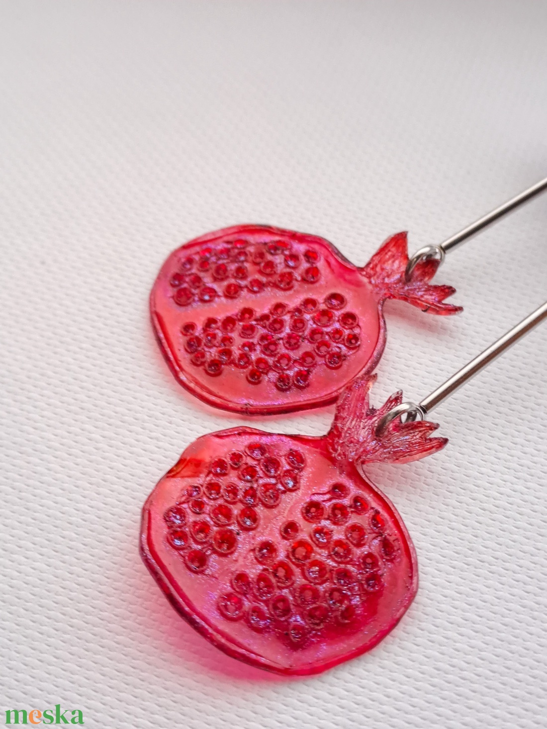 Gránátalma fülbevaló - fenntartható ékszer, kicsi - ékszer - fülbevaló - lógó fülbevaló - Meska.hu