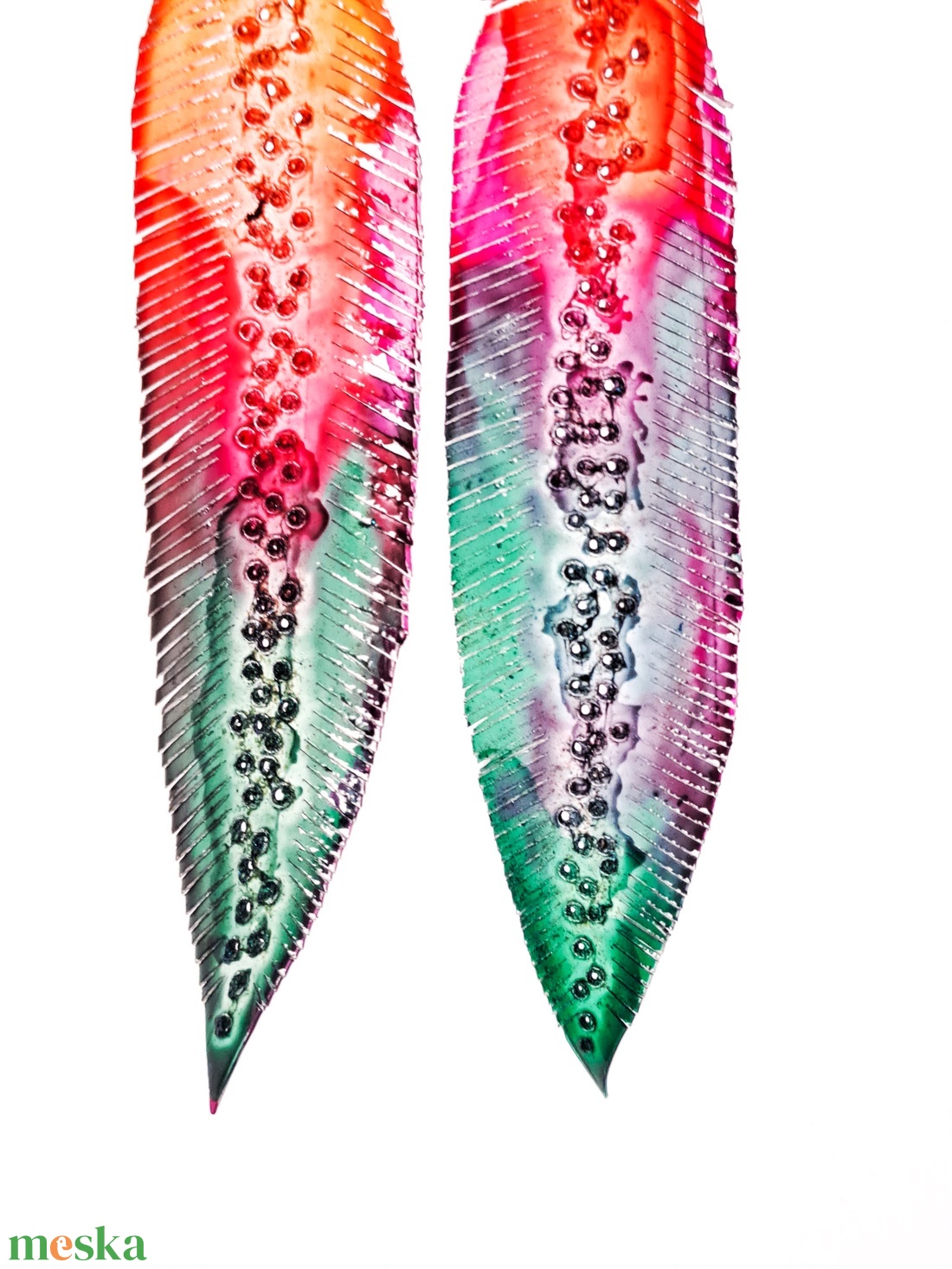 Tollafülbe fülbevaló, madártoll - fenntartható ékszer - ékszer - fülbevaló - lógó fülbevaló - Meska.hu