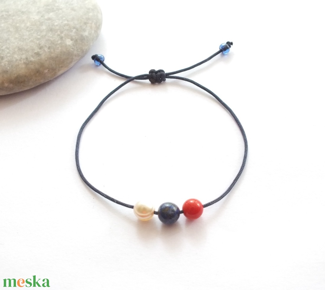 Matróz stílus... ásványos zsinóros - csúszócsomós karkötők - ékszer - karkötő - charm karkötő - Meska.hu