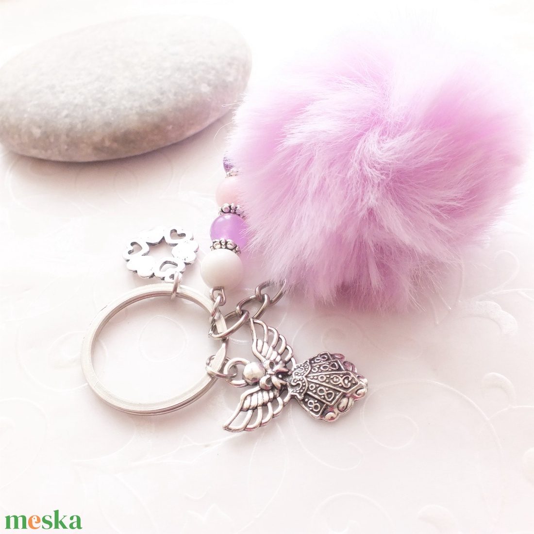 Pompom kulcstartó - lila - táska & tok - kulcstartó & táskadísz - kulcstartó - Meska.hu