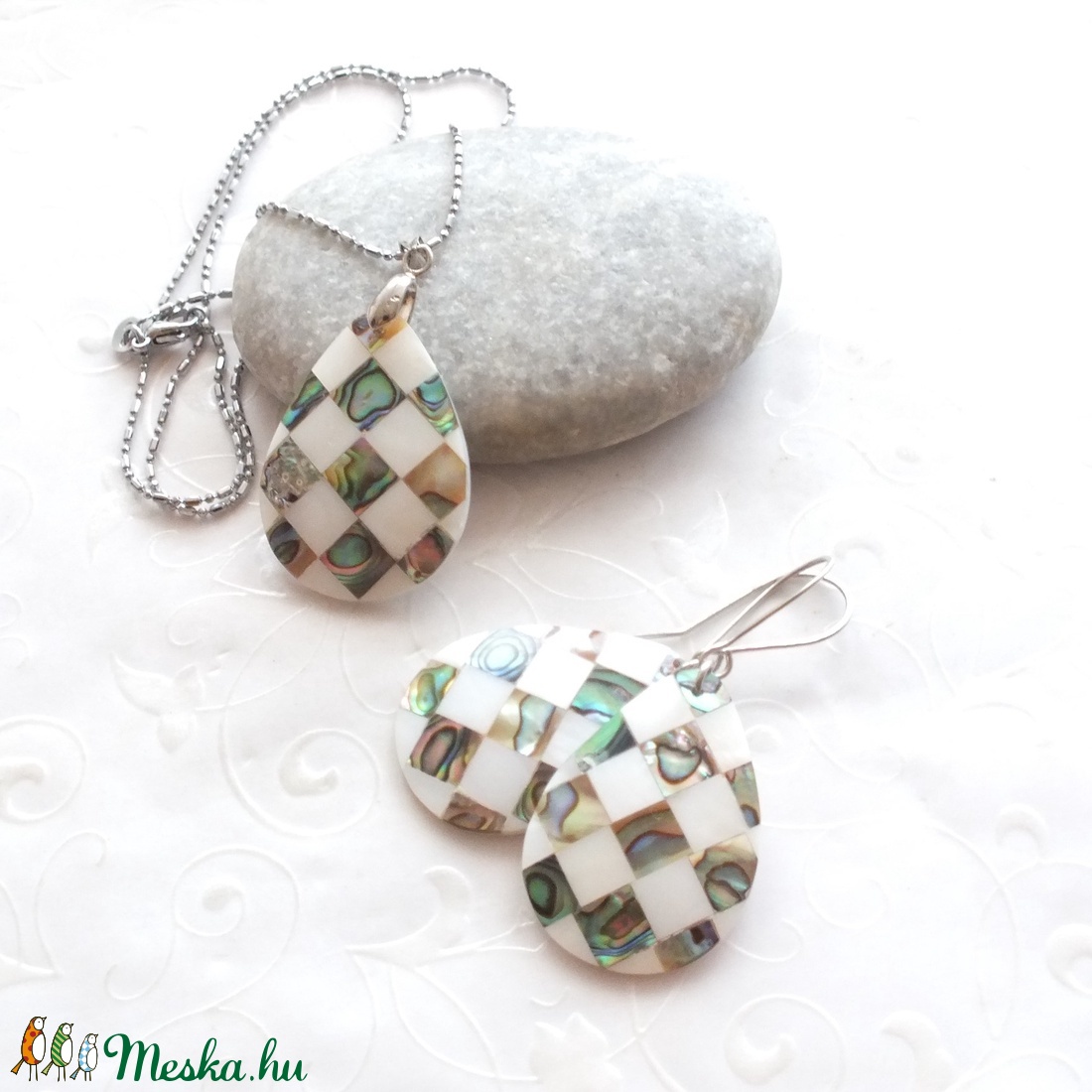 Intarziás gyöngyház - pávakagyló csepp nyaklánc és fülbevaló szett - ékszer - ékszerszett - Meska.hu