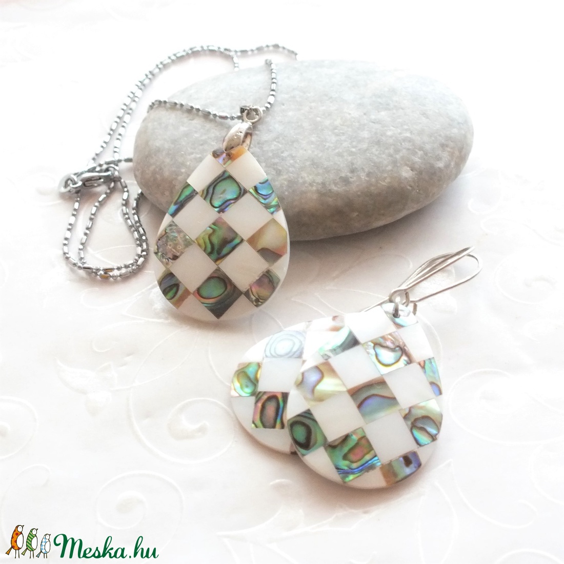 Intarziás gyöngyház - pávakagyló csepp nyaklánc és fülbevaló szett - ékszer - ékszerszett - Meska.hu
