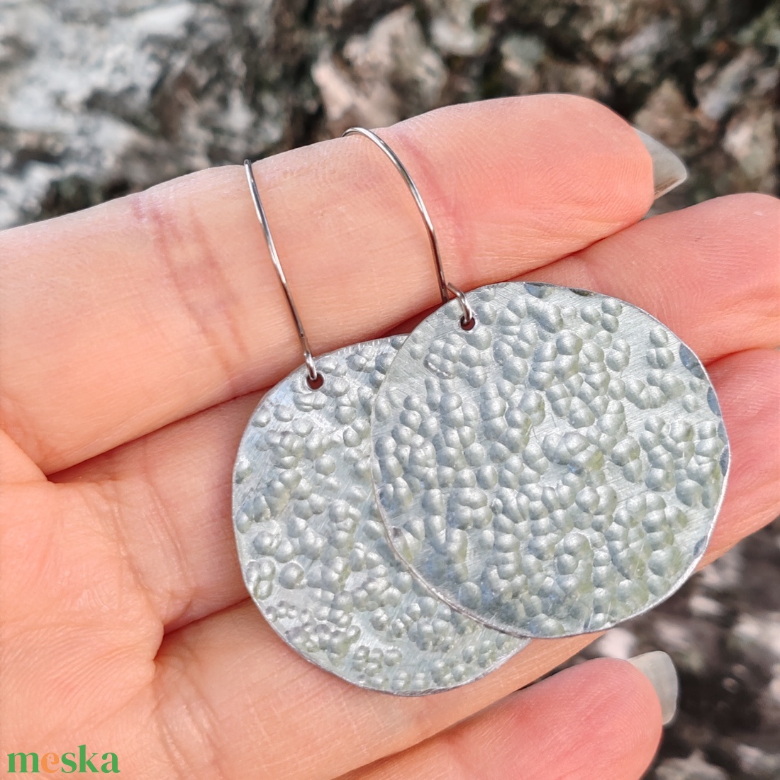Nagy alumínium korong fülbevaló - ékszer - fülbevaló - lógó fülbevaló - Meska.hu