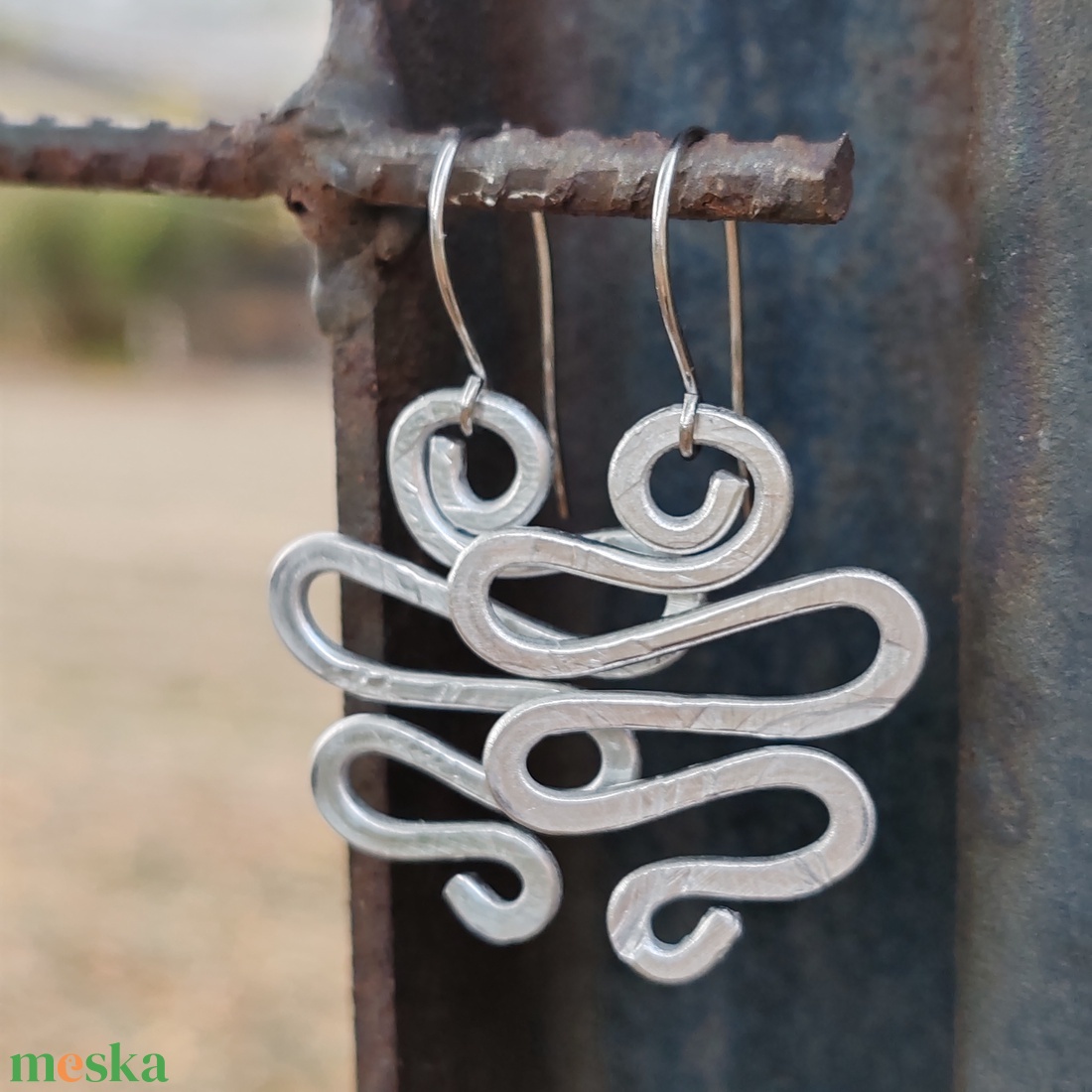 Tekervény ... alumínium fülbevaló  - ékszer - fülbevaló - lógó fülbevaló - Meska.hu