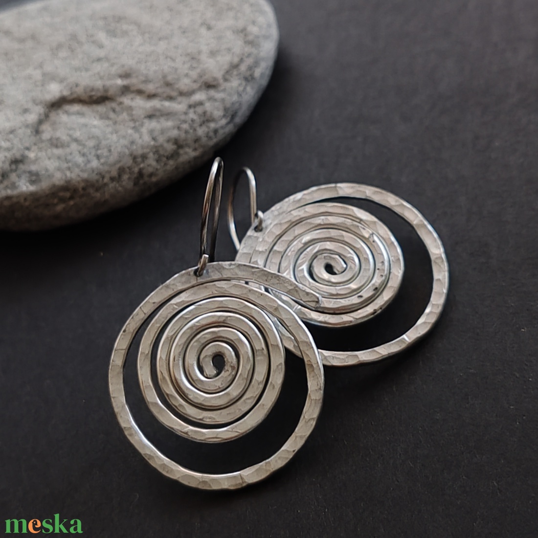 Csiga... alumínium fülbevaló  - ékszer - fülbevaló - lógó fülbevaló - Meska.hu