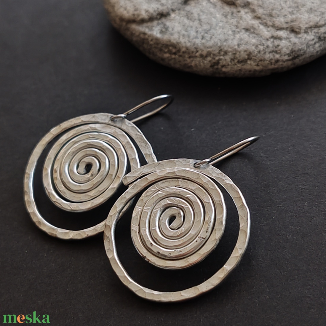 Csiga... alumínium fülbevaló  - ékszer - fülbevaló - lógó fülbevaló - Meska.hu